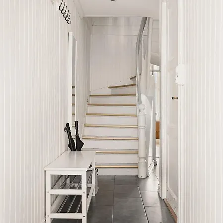 Dinbnb Homes I Idyllically Located 4-bedroom 別荘