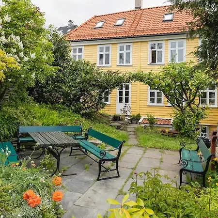 Dinbnb Homes I Idyllically Located 4-bedroom Holiday home *