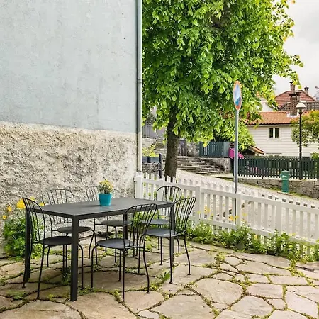 Dinbnb Homes I Idyllically Located 4-bedroom Holiday home